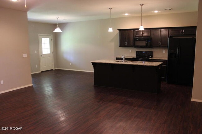 Photo - 5046 Raintree Cir Unit B