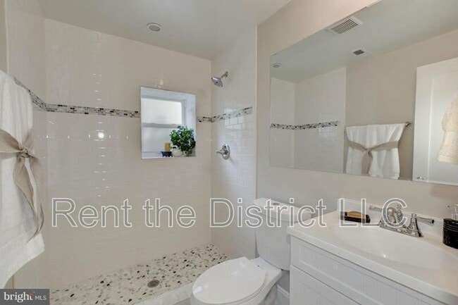 Photo - 15 Q St NW Unit B