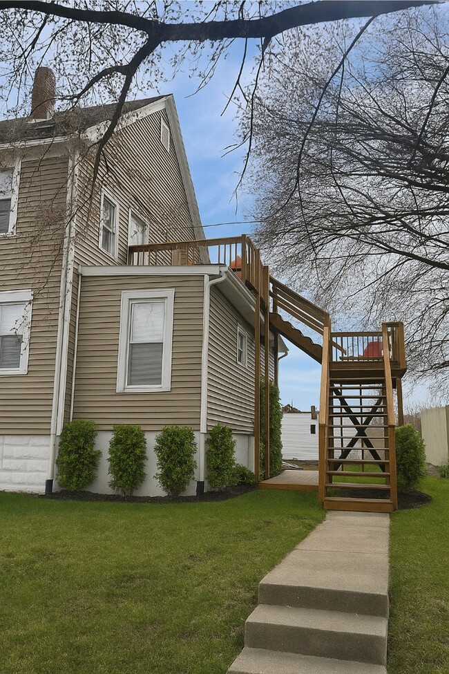 Photo - 1314 Lake Shore Blvd