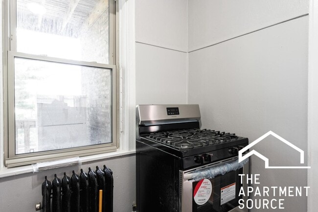Photo - 1210 W Montrose Ave