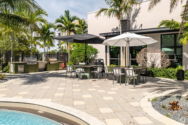 Outdoor Living/ Kitchen - The Pomelo