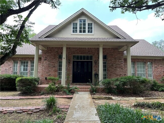 Building Photo - 742 W San Antonio St Rental