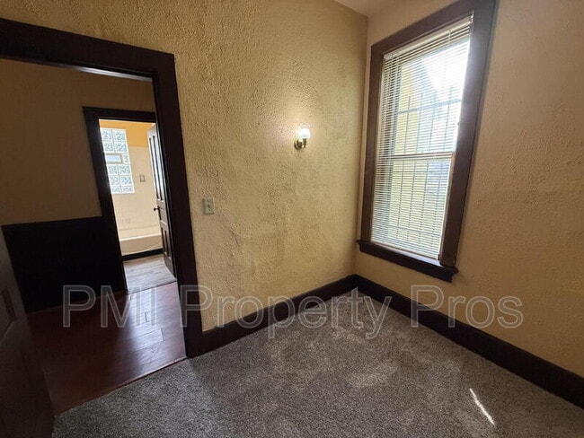 Photo - 2441 Dr. William Finlayson St