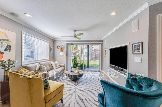 Photo - 6332 Newtown Cir