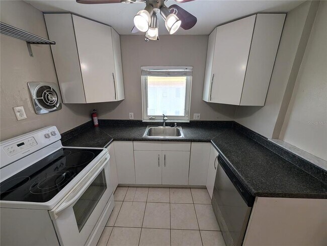 Photo - 520 11th Ave N