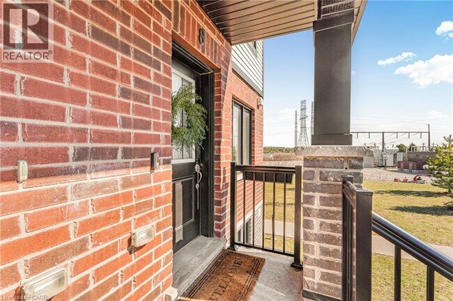 Photo - 160 Rochefort St.