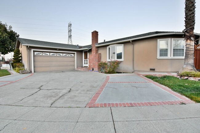 Building Photo - Sharp 3 Bedroom 2 Bath Desirable Cambrian ... Rental
