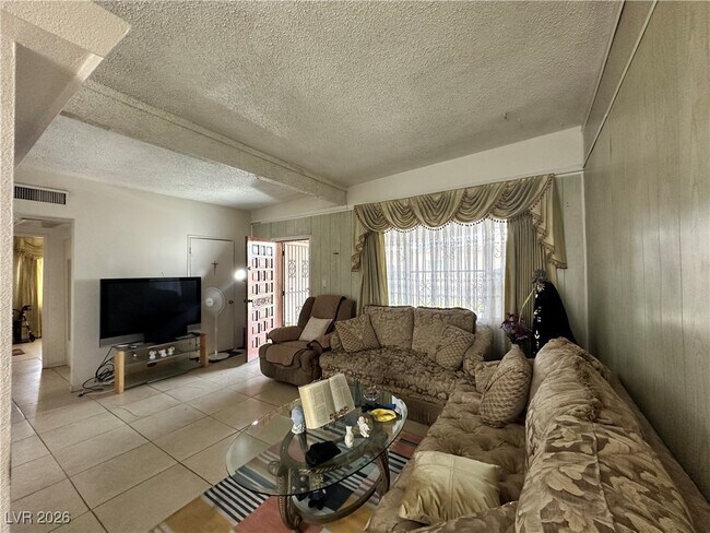 Photo - 2300 Pardee Pl