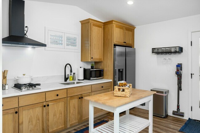 663 S Tulip St Unidad 1