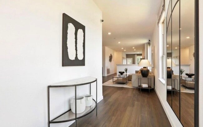 Building Photo - 309 Maple Bark Trl