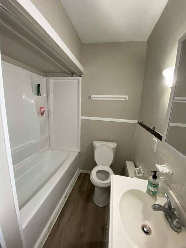 286 N Bellefield Ave Unit 02