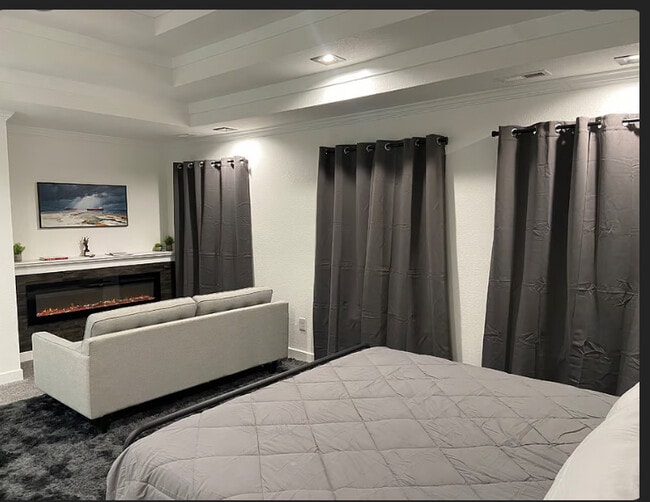 Building Photo - Fully furnished, new construction 4bed/3.5 bath house