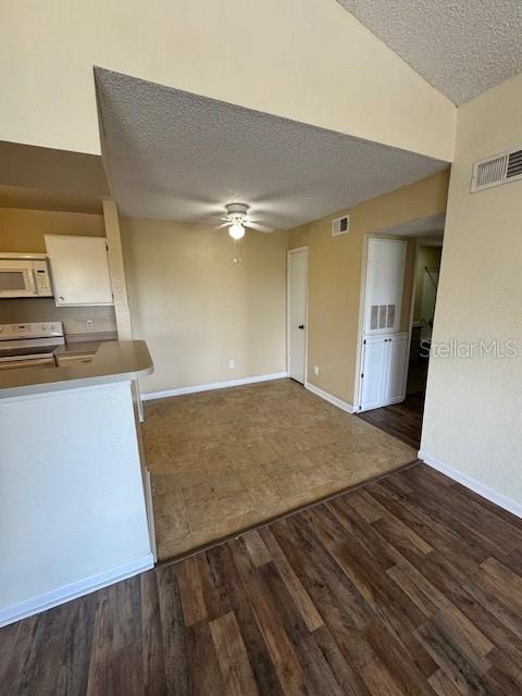 Photo - 4301 Lizshire Ln Unit 303