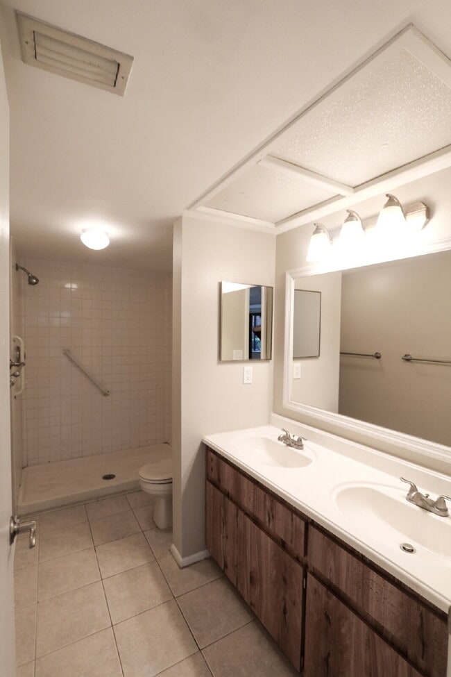 Photo - 2 BEDROOM 2 BATH CONDO ON HILLSBOROUGH RIVER Unit 403