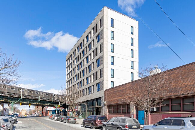 Photo - 980 Westchester Ave