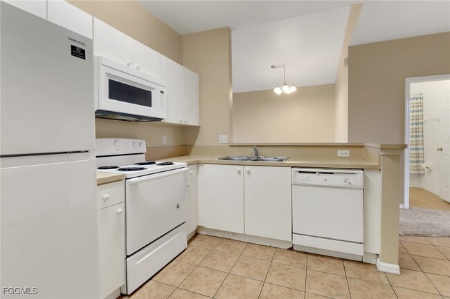 Building Photo - 4214 Bellasol Cir Unit 824 Rental