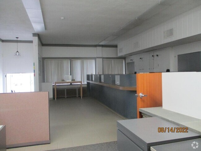 Building Photo - 126 Main St Rental