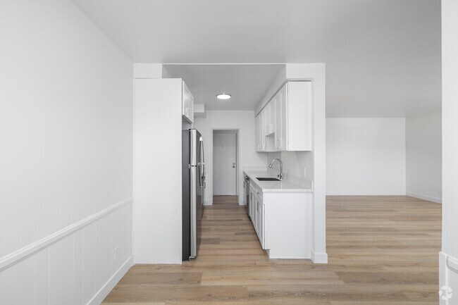 3BR, 2BA - 1,325SF - Kitchen - 343 Palos Verdes