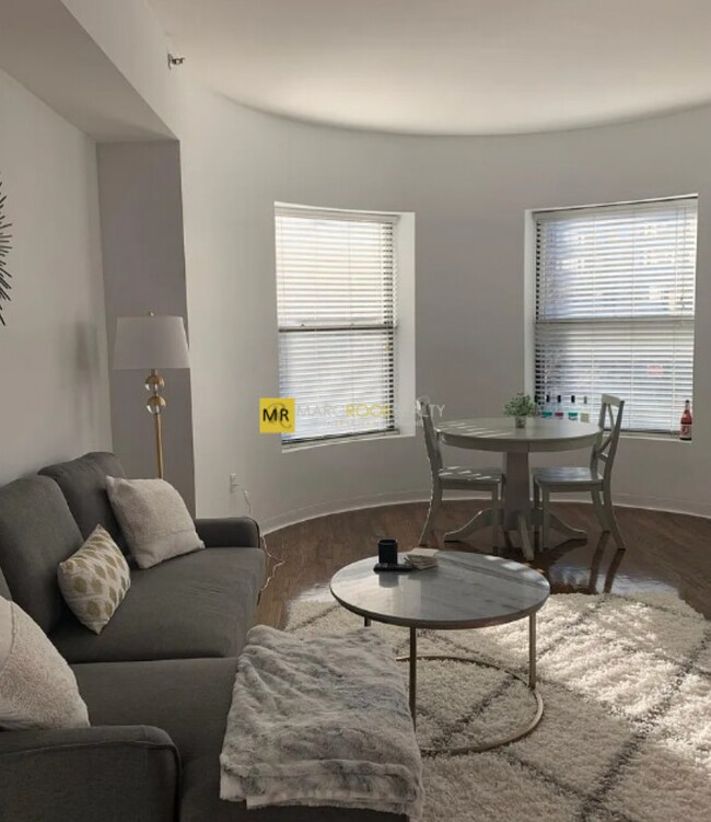 Photo - 650 Beacon St Unidad 203 Rental