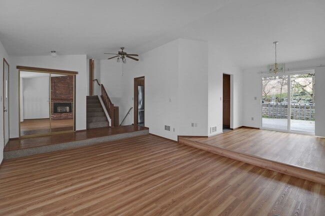 Photo - 3 Bed 2.5 Bath - Dog per Approval - Groups - Hillcrest - NAS Whidbey