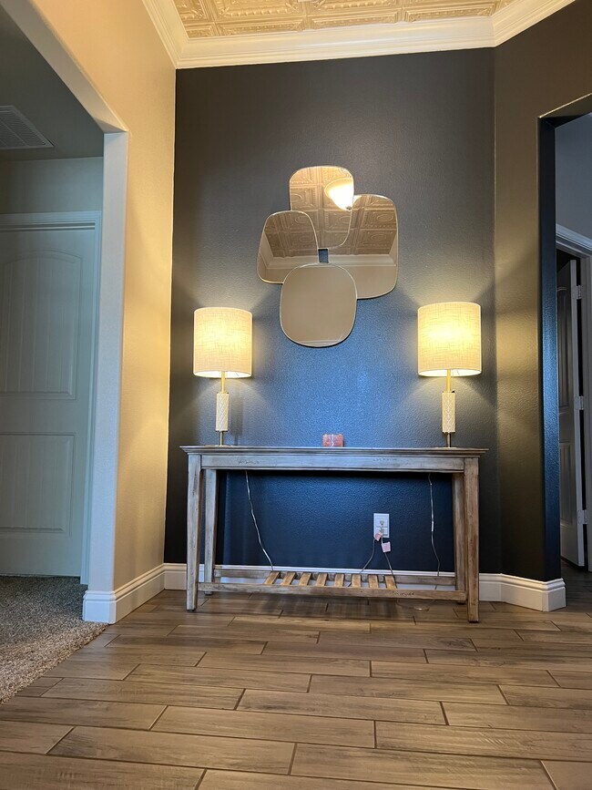 Photo - 10301 Valencia Ave