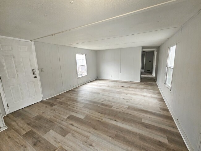 Photo - 412 McElhaney Rd