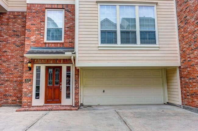 Photo - 2649 Helena St