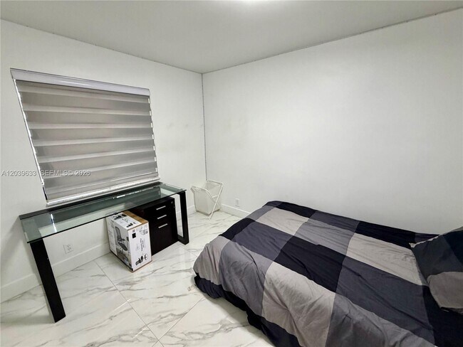 Photo - 16461 Blatt Blvd Unit 103