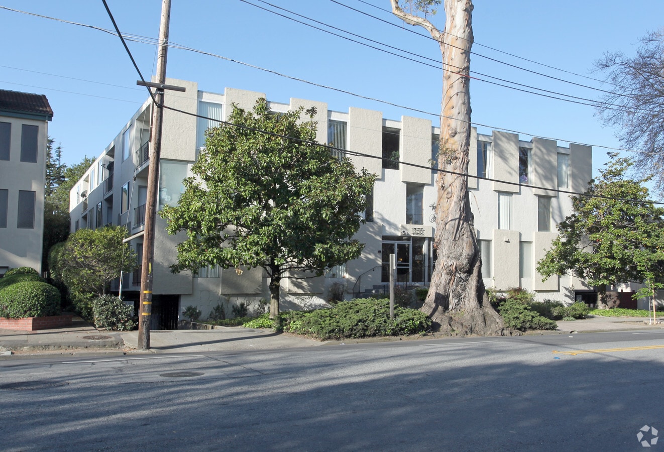 The Charmaine Apartments - The Charmaine Apartments