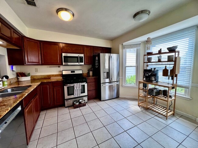 Photo - Come see this gorgeous townhouse in the desirable Ocean Lakes community!