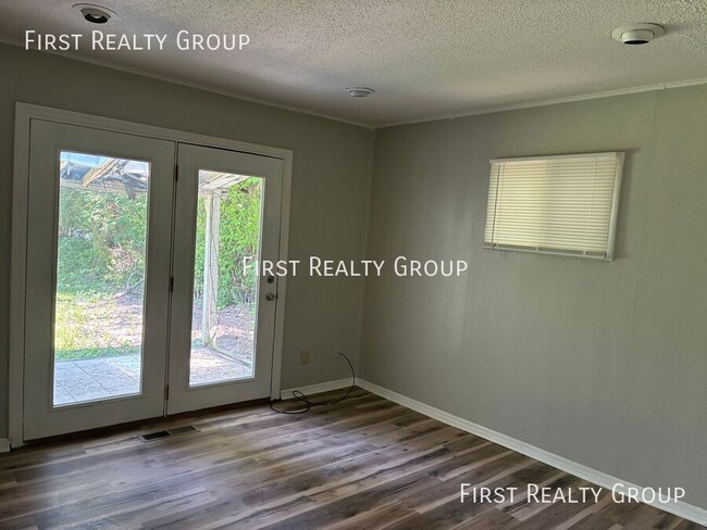 Photo - 4841 Gardendale Ave
