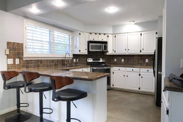 Photo - 740 Peavy Rd