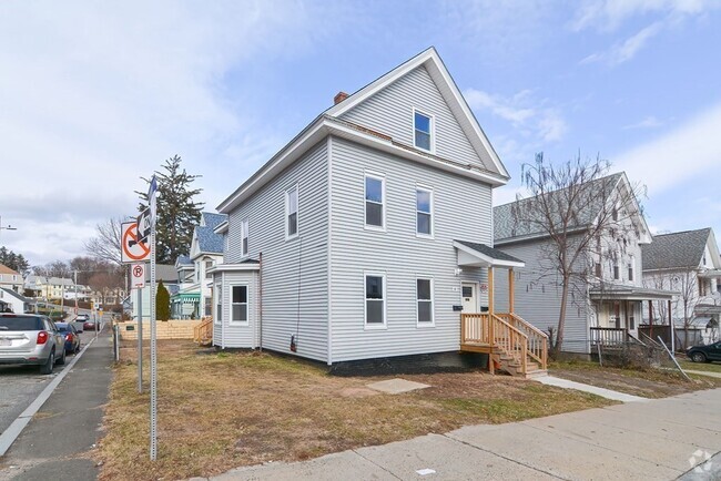 Building Photo - 979 Dwight St Unit 1 Rental