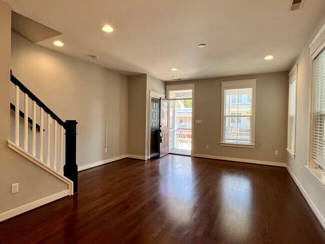 Photo - 1228 N 31st St