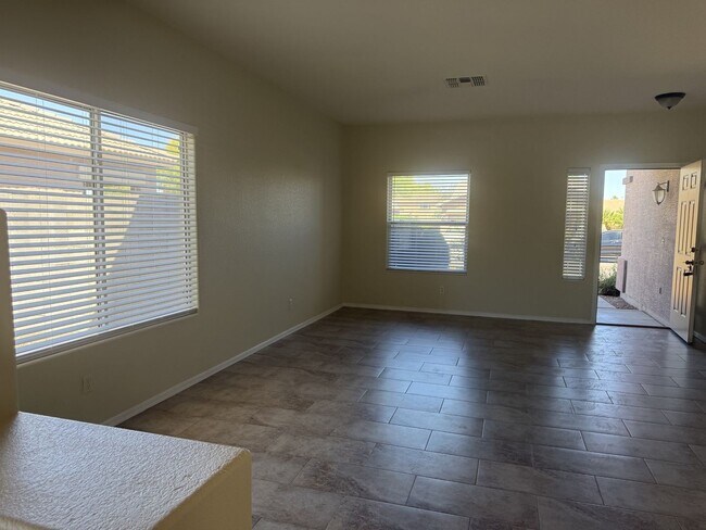 Photo - 4 Bedroom in San Tan Ranch, Gilbert!