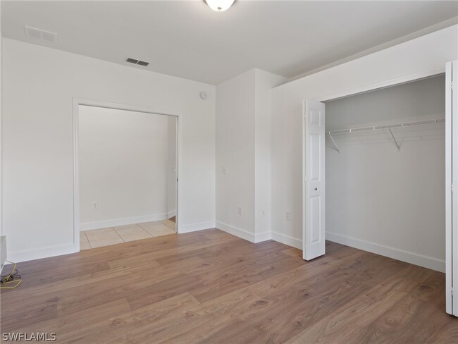 Photo - 445 Robin Hood Cir Unidad 202 Rental