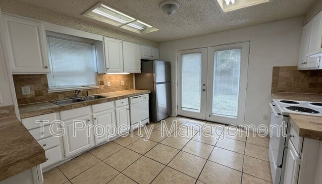 Photo - 1842 Paine Ave