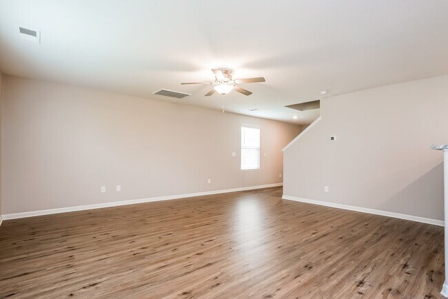 704 Crackling Ct