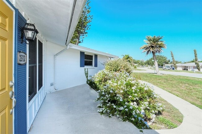 Photo - 2512 Post Rd