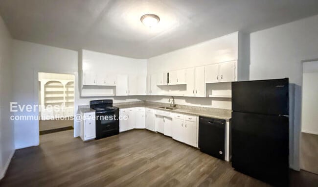 Building Photo - 253 11th Ave NE