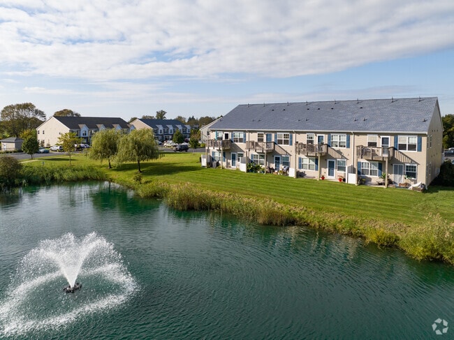 Photo - Foxgate at Islip