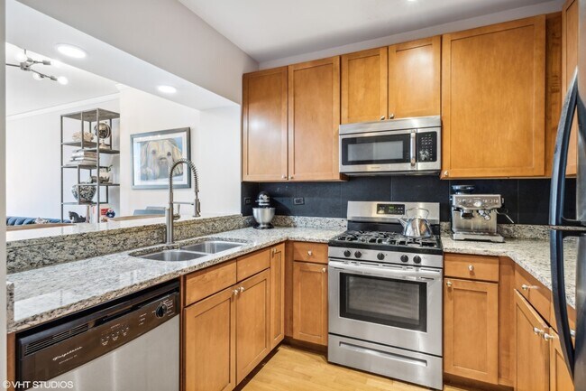 Photo - 740 W Fulton St Unit 34F