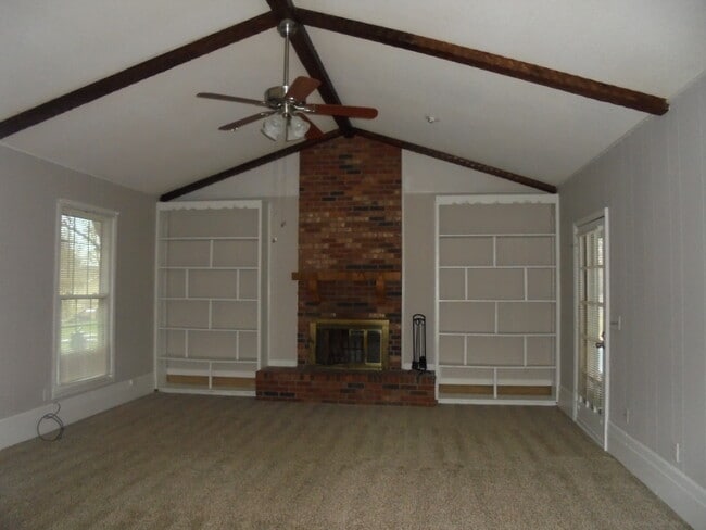 Building Photo - 402 Melbourne Dr