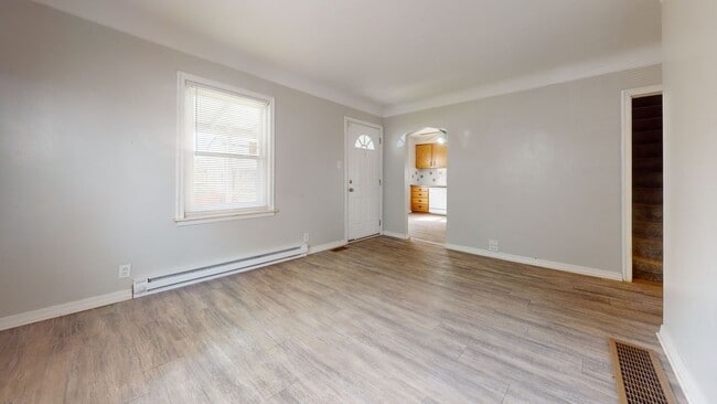 Photo - Charming 3-Bedroom Bungalow for Lease in Roseville