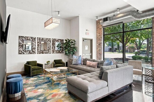 2700 Capitol Park