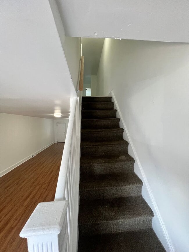 Photo - 563 Lamberton St