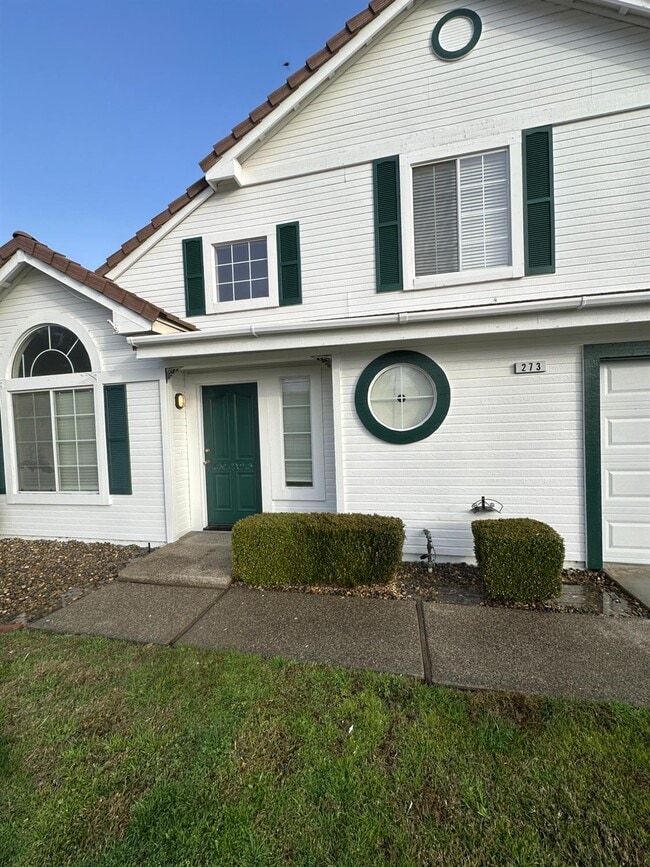 Photo - 273 W Cromwell Ave