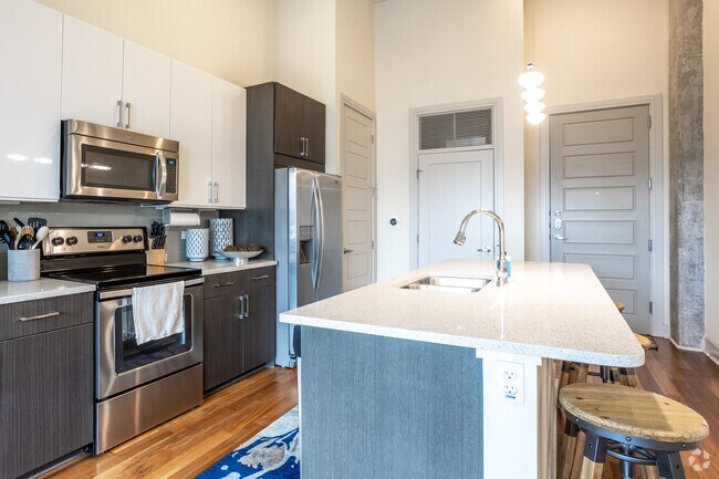 1HAB, 1BA - 657 ft² - Seven