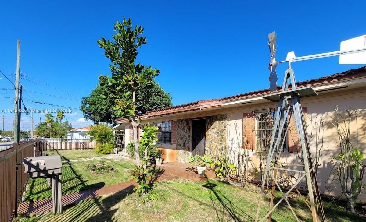 Photo - 5451 SW 5th Terrace