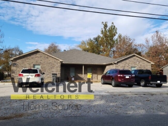 Building Photo - 824 N 4th St Unit 824D